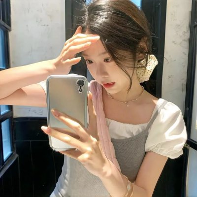 看她轻轻的飞起